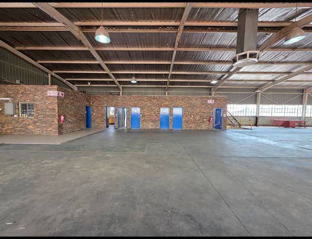 900M² WAREHOUSE FOR SALE IN ROBERTSHAM